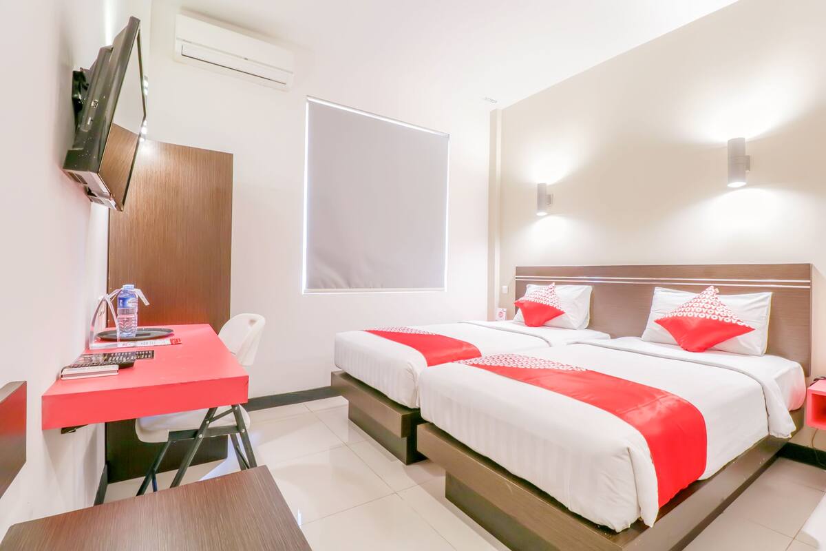 Superior Twin Room | Desk, free WiFi, bed sheets