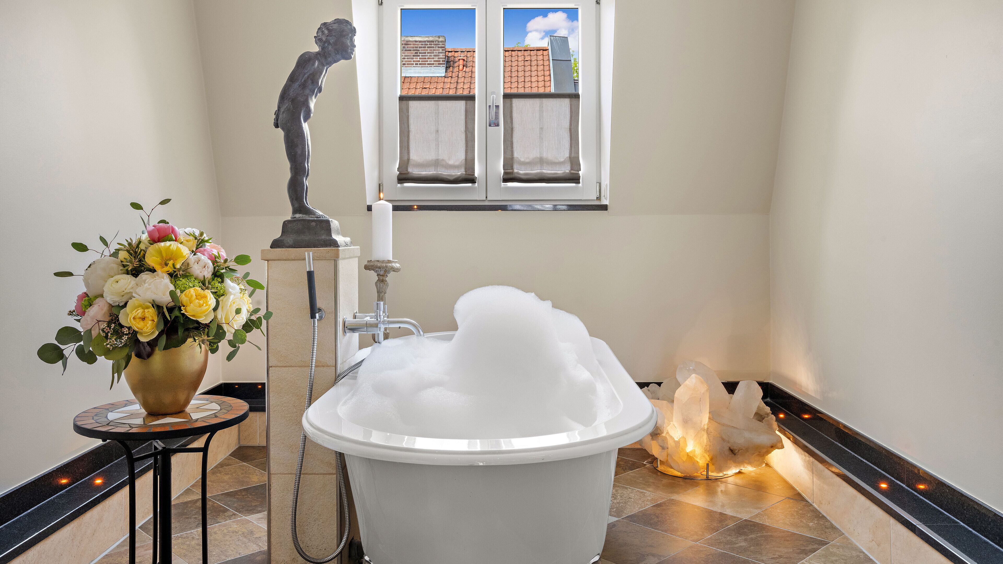 junior suite, balcony | bathroom | shower, free toiletries, hair dryer, bathrobes