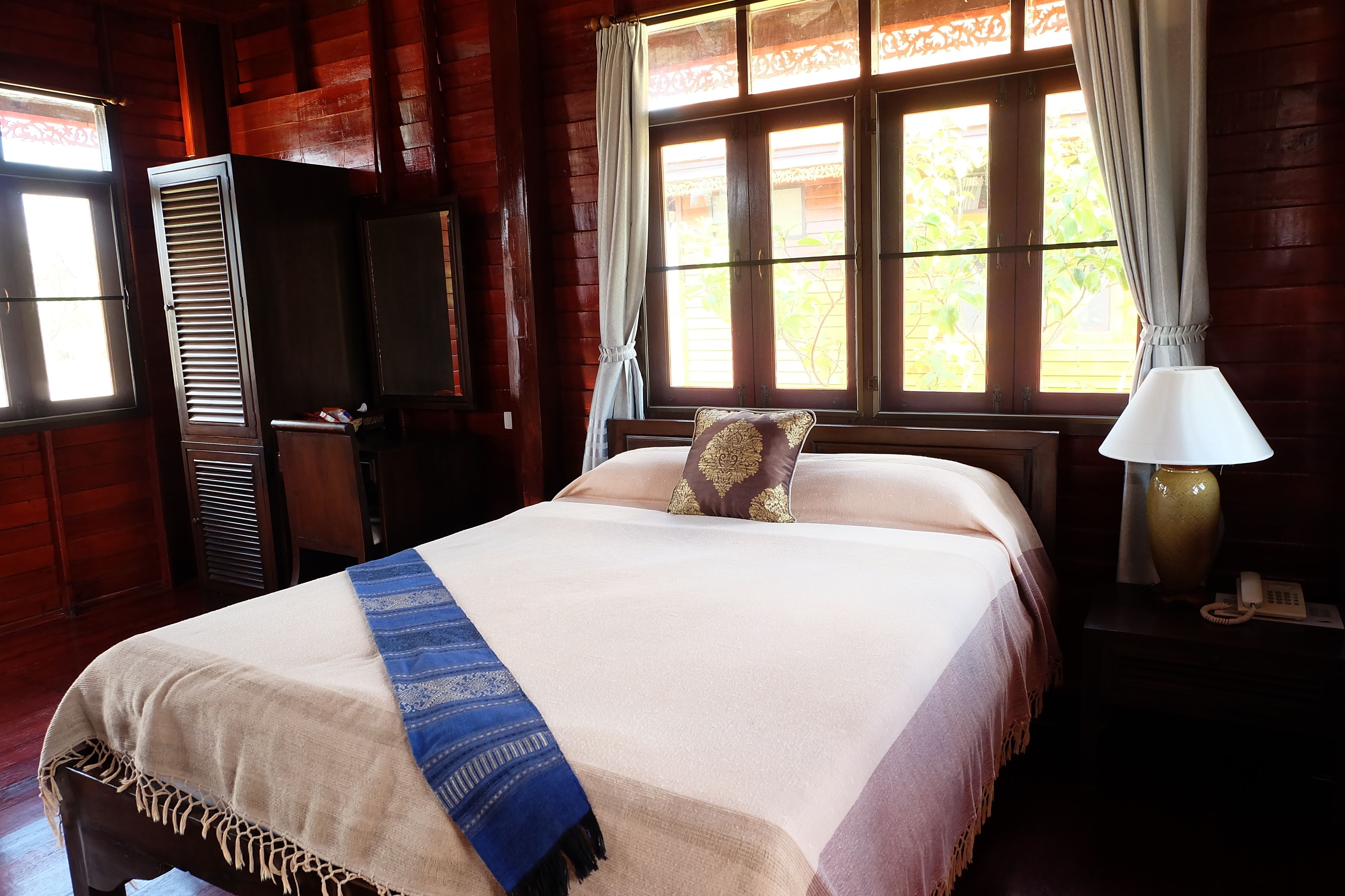 thai house | minibar, desk, rollaway beds, free wifi