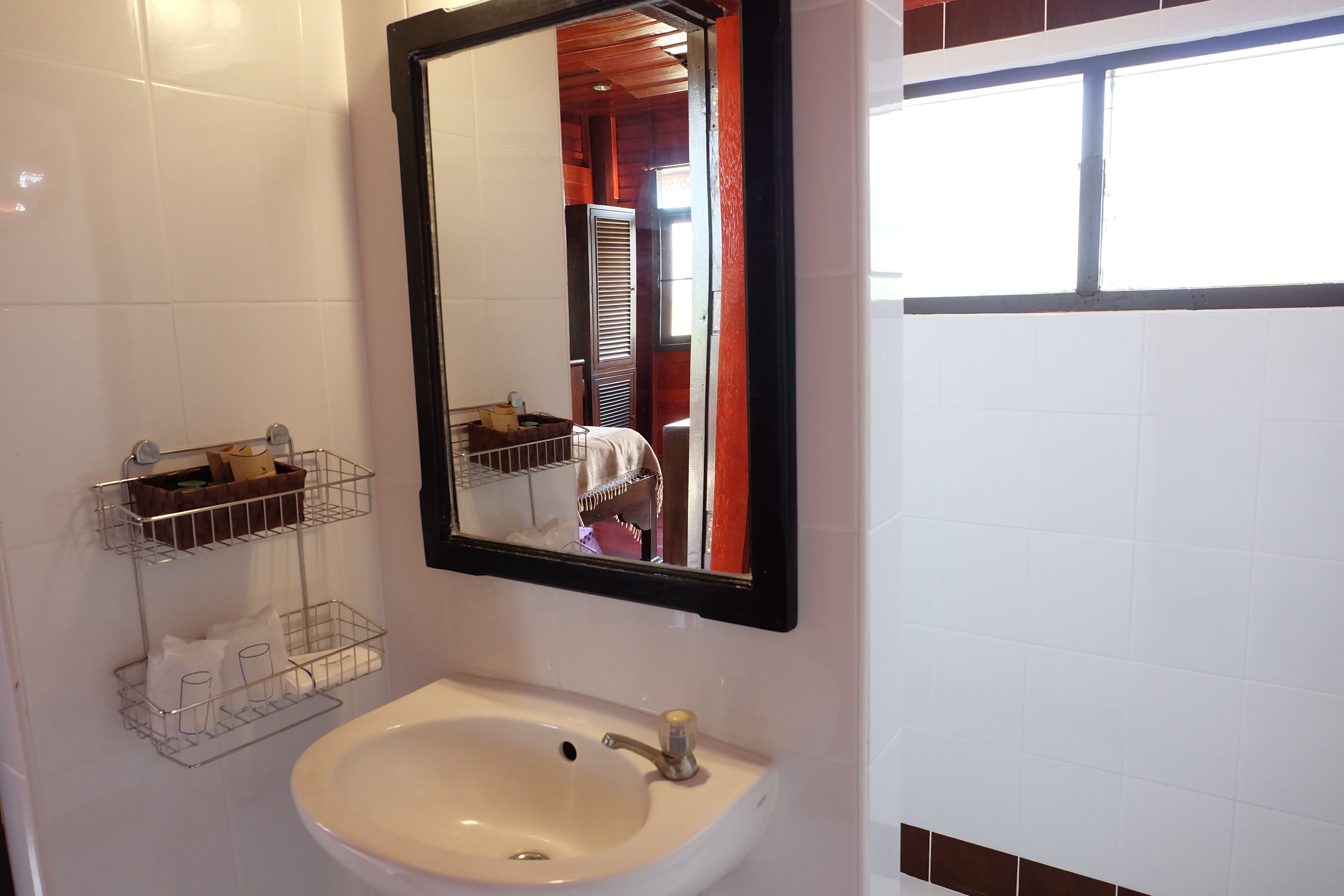 thai house | bathroom sink