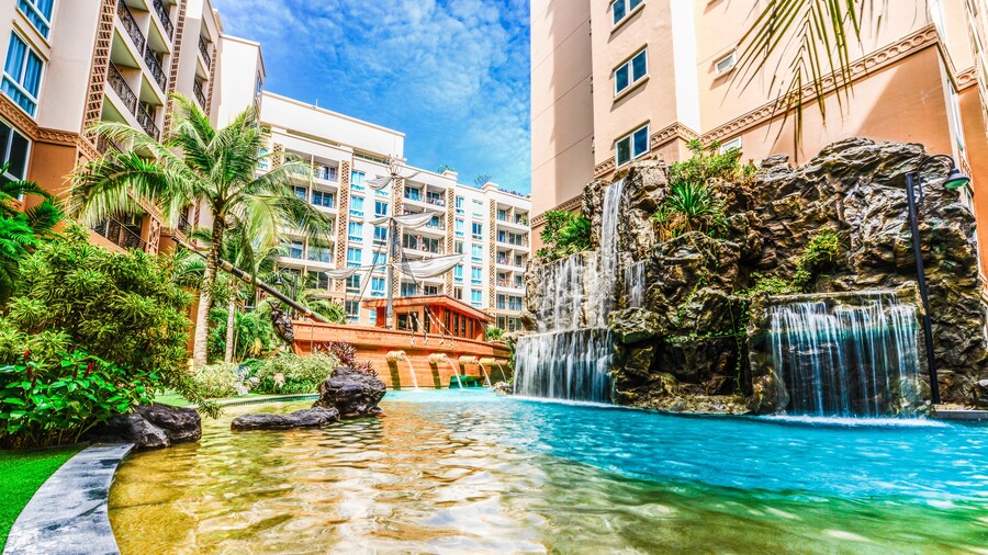 Atlantis Condo Resort by Natnarin