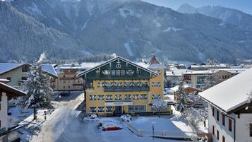 Fachada de la propiedad