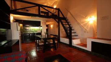 Paritalo, 1 makuuhuone | Ruokailu omassa huoneessa