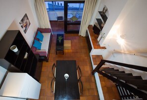 Alloggio su due livelli, 1 camera da letto | Una cassaforte in camera, con stile personalizzato, ferro/asse da stiro