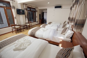 1 bedroom, desk, free WiFi
