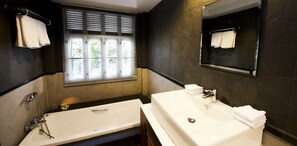 Villa, 2 habitaciones, alberca privada (Executive Pool Villa) | Baño