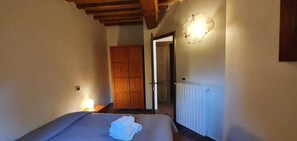 Verdunkelungsvorhänge, schallisolierte Zimmer, Bettwäsche