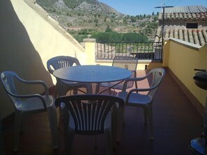 Maison Familiale, 5 chambres | Balcon