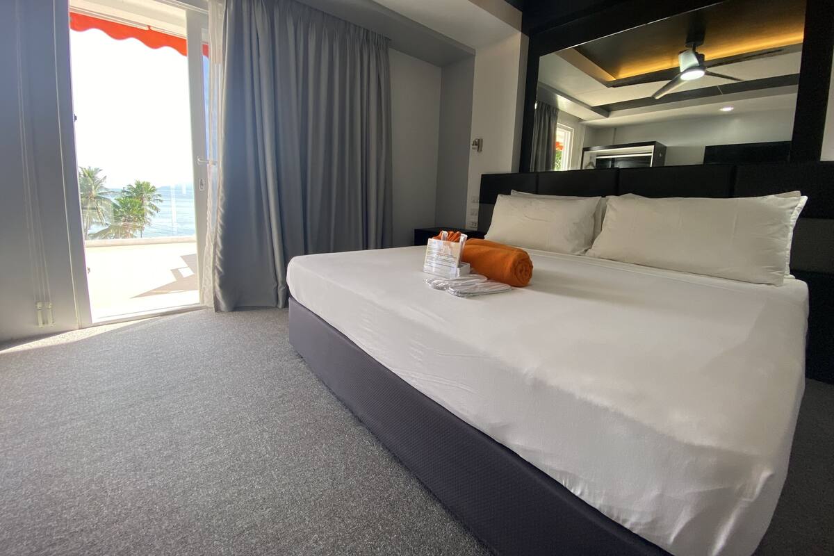 2Br Luxury Villa | Selimut bulu angsa, tempat tidur Tempur-Pendic, minibar, dan brankas
