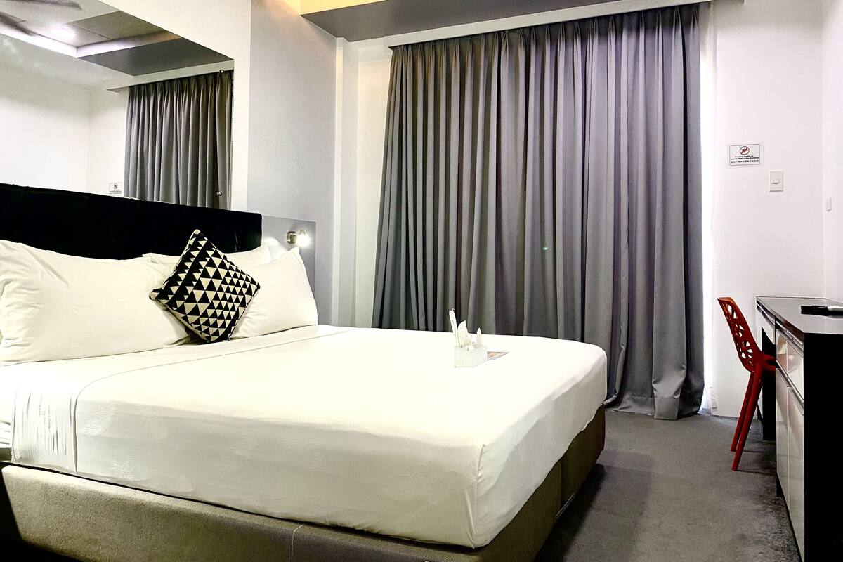 Vila Mewah | Selimut bulu angsa, tempat tidur Tempur-Pendic, minibar, dan brankas