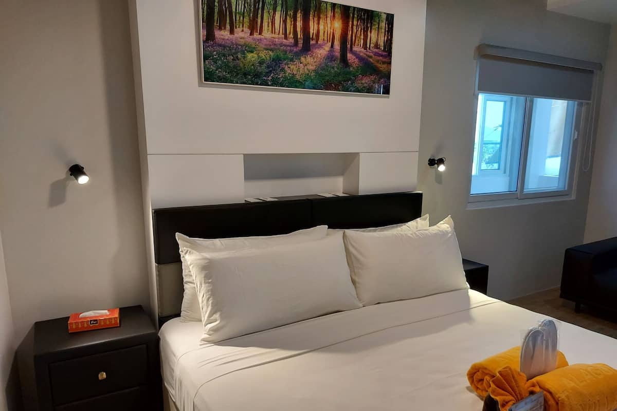 Studio Superior | Selimut bulu angsa, tempat tidur Tempur-Pendic, minibar, dan brankas