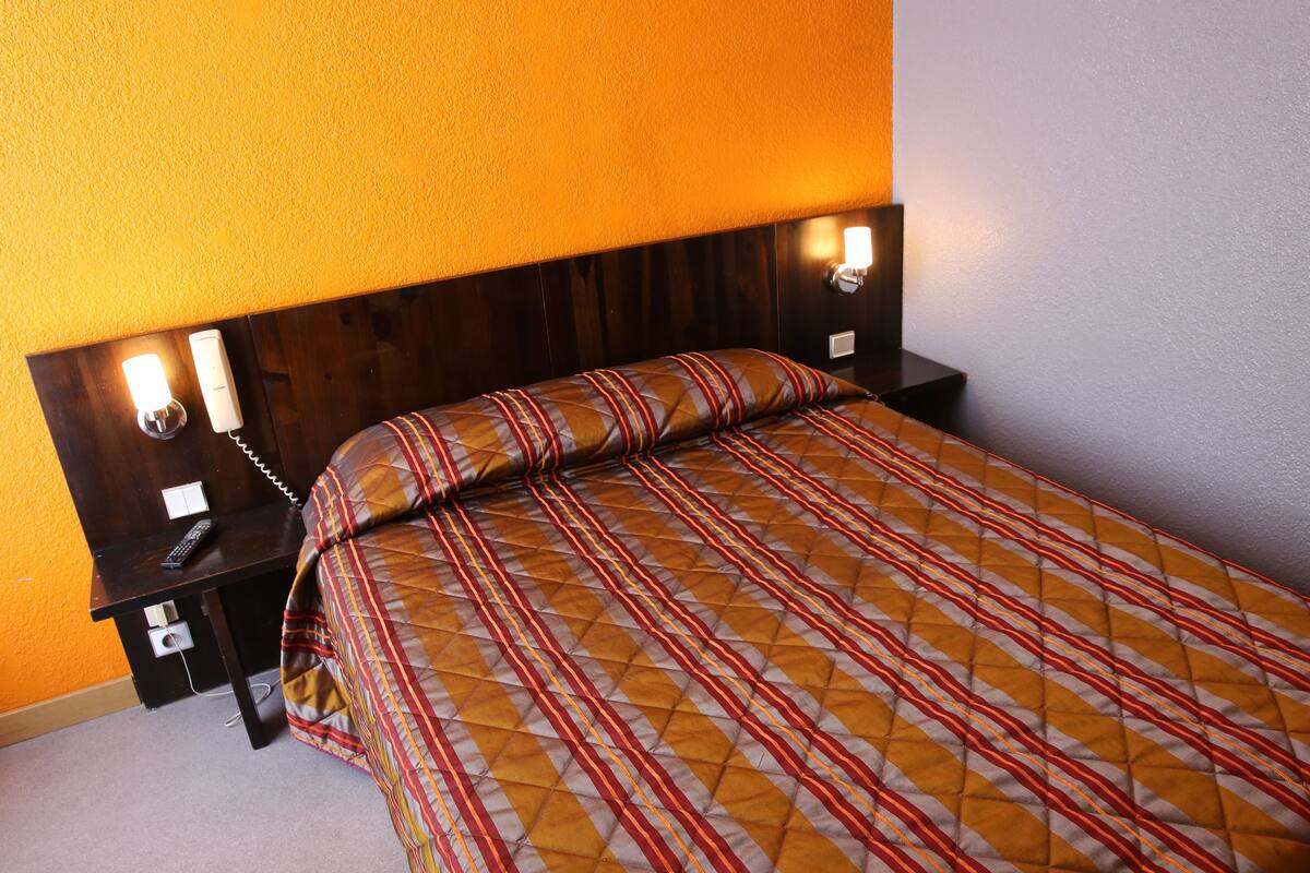 Premium bedding, desk, soundproofing, iron/ironing board
