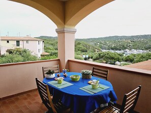 Apartment gorgeous small port view | Terrace/patio