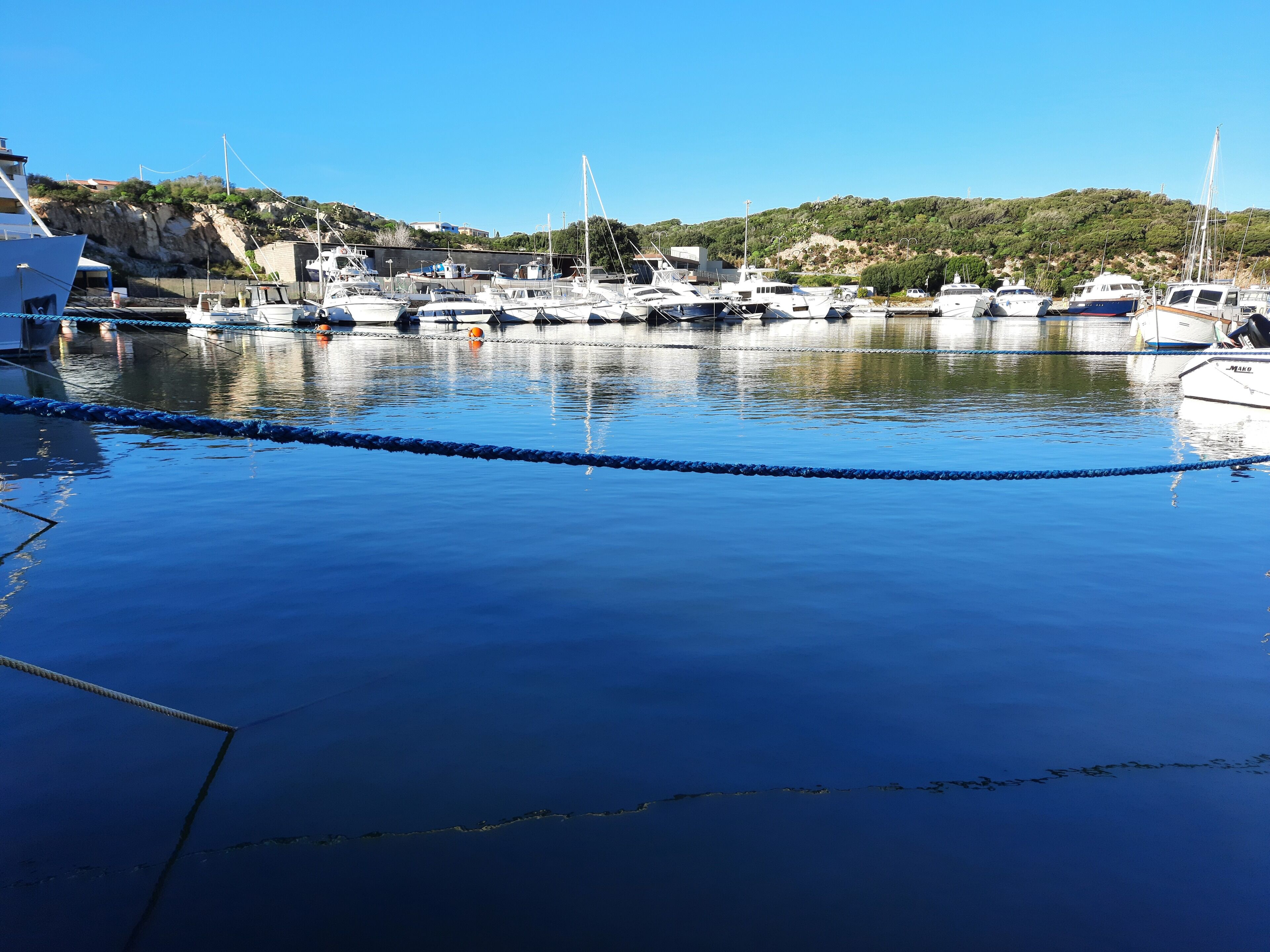 Shower, free toiletries, bidet, toilet paper