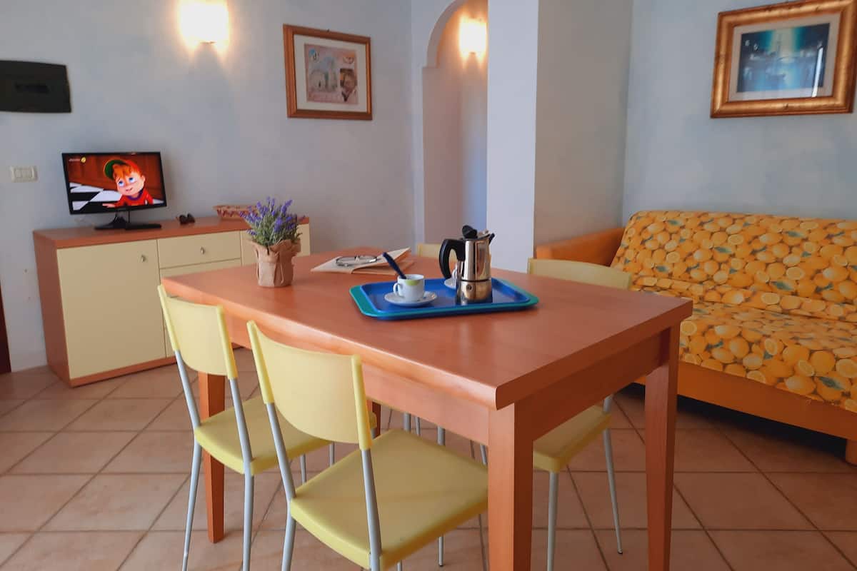 Appartement Confort, 1 chambre (A) | Coin séjour | Télévision LCD