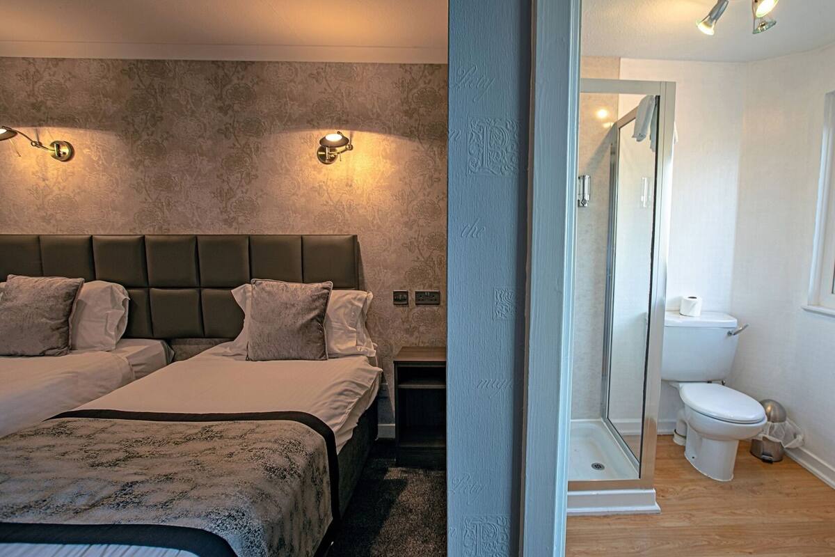 Desk, iron/ironing board (on request), WiFi (free), bed sheets