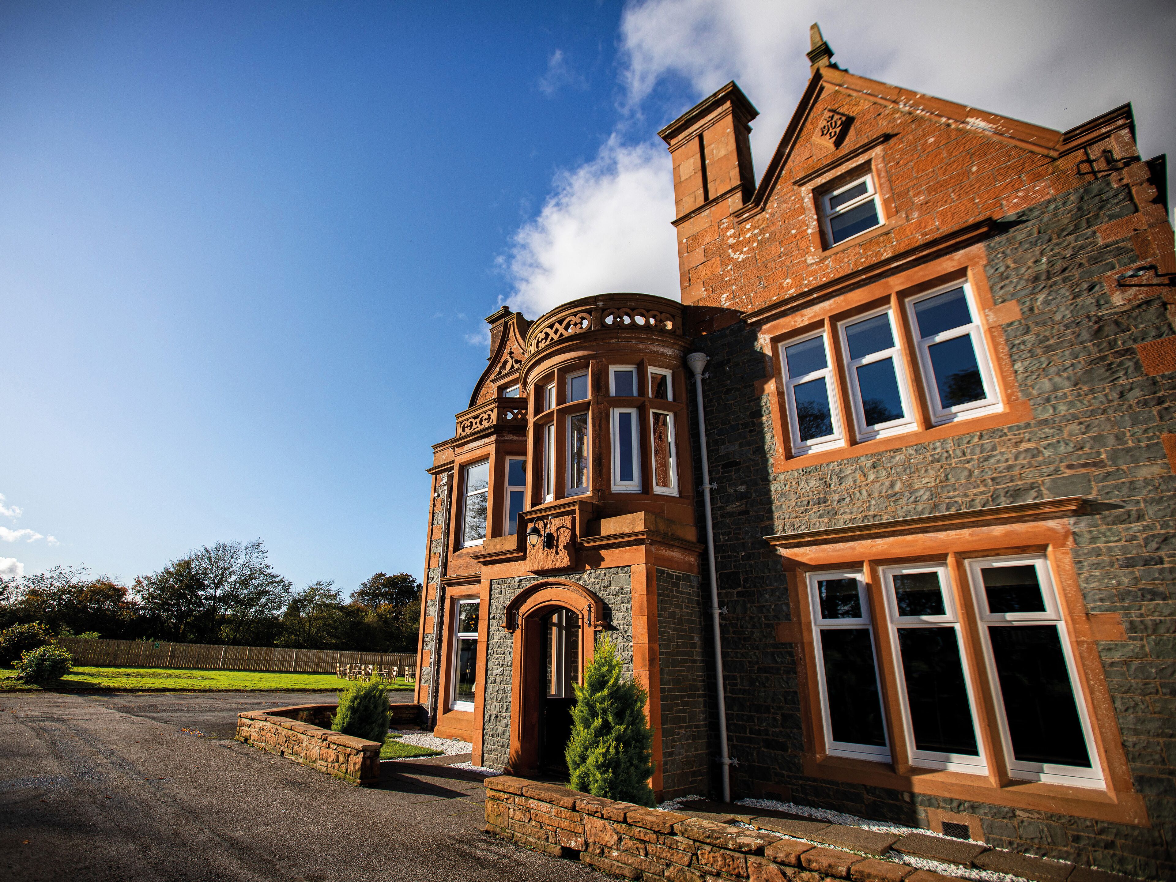 Fachada de la propiedad