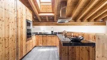 Alloggio Luxury su due livelli, 3 camere da letto, non fumatori, vista montagna (Paradies Apartment) | Cucina privata | Frigorifero, microonde, forno, piano cottura