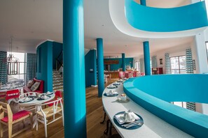 Free daily full breakfast