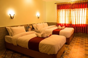 1 bedroom, premium bedding, in-room safe, desk