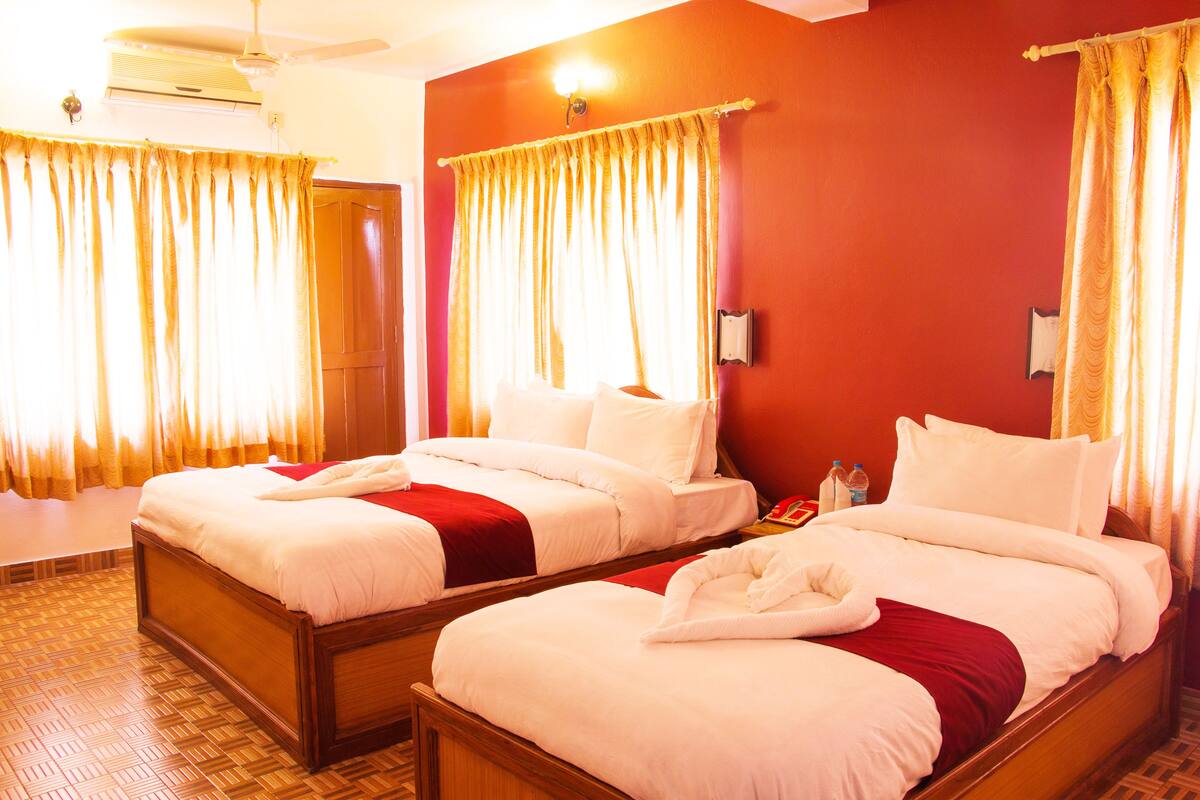 1 bedroom, premium bedding, in-room safe, desk
