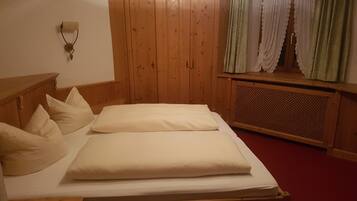 Comfort Double Room | Premium bedding, desk, free cribs/infant beds, free WiFi