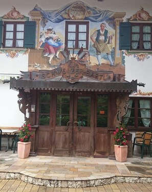 Property entrance - Motel Zum Schweizerbartl (Garmisch-Partenkirchen)