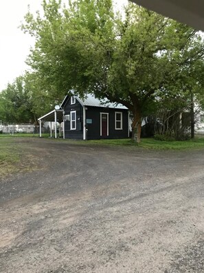 Exterior - Mingo Motel (Wallowa)