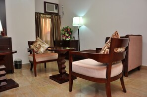 ジュニア スイート | リビング エリア | 薄型テレビ