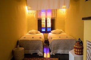 Senior Suite (Douairia Aya Côté BELDI)