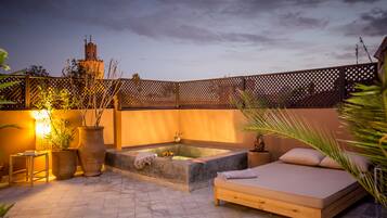 Couples treatment room(s), Turkish bath/hammam, body wraps, body scrubs