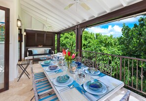 Luksuspuumaja, 3 makuuhuonetta, yksityinen uima-allas, puutarha-alue | 3 makuuhuonetta, ylelliset vuodevaatteet, pillowtop-patjalliset sängyt