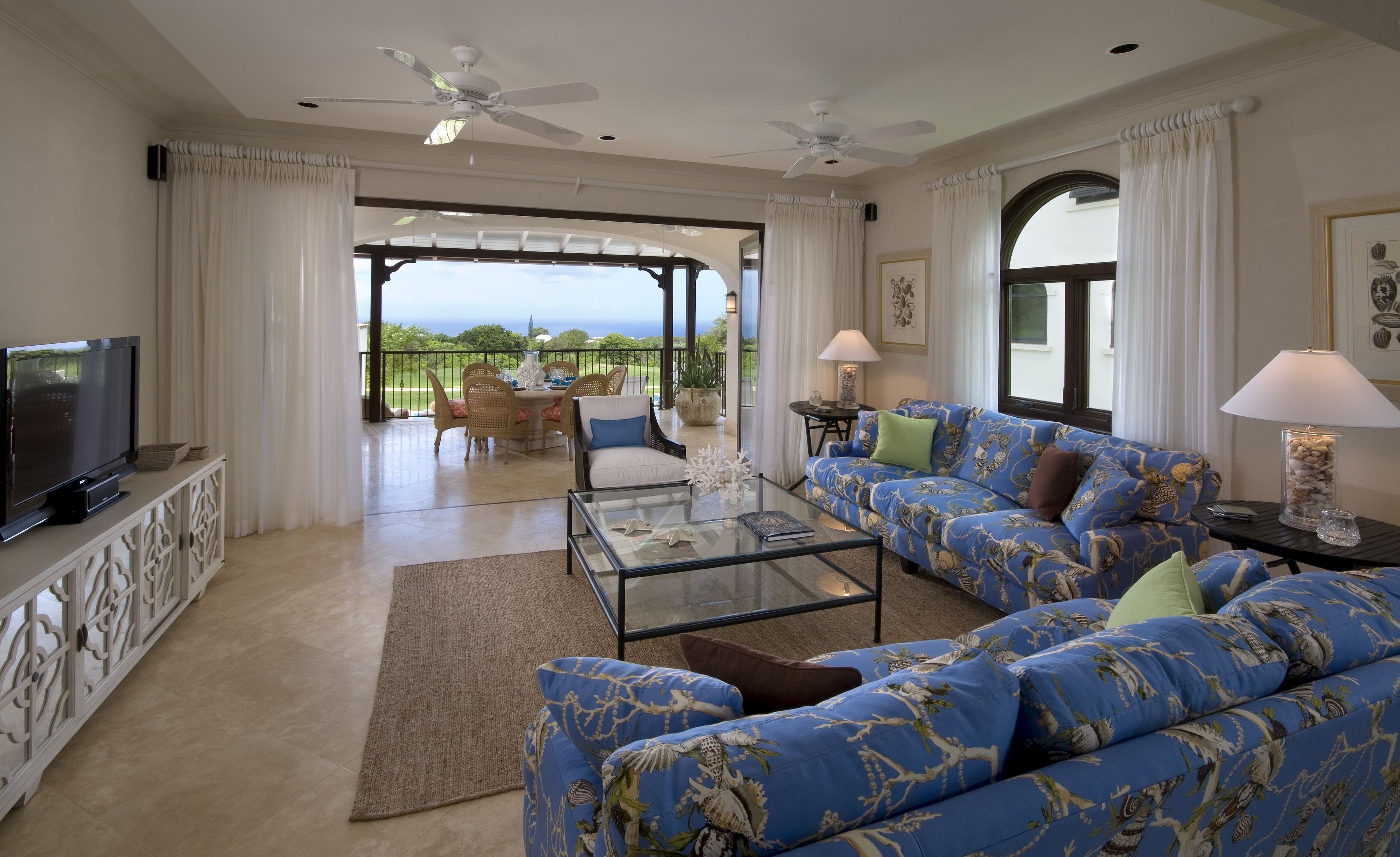 Fairway Villa #3 | Sala de estar | Televisión LCD de 36 pulgadas con canales por cable y televisión 