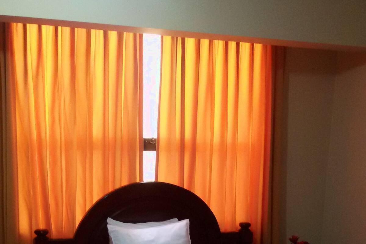 Desk, rollaway beds, free WiFi