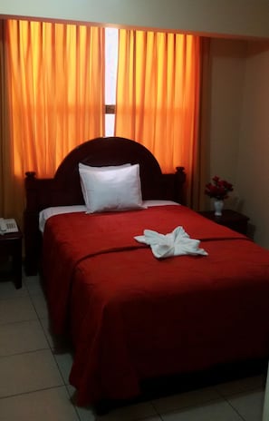 Single Room | Desk, rollaway beds, free WiFi