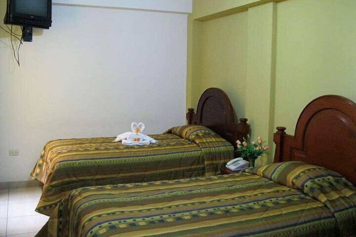 Twin Room | Desk, rollaway beds, free WiFi