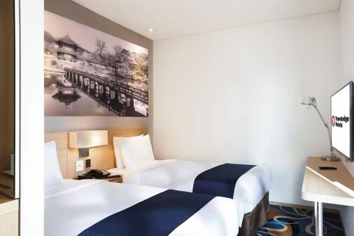 1 bedroom, in-room safe, desk, laptop workspace