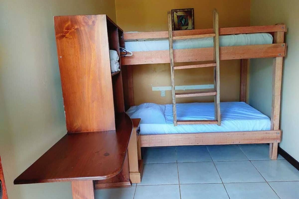 Ropa de cama de alta calidad, wifi gratis y ropa de cama