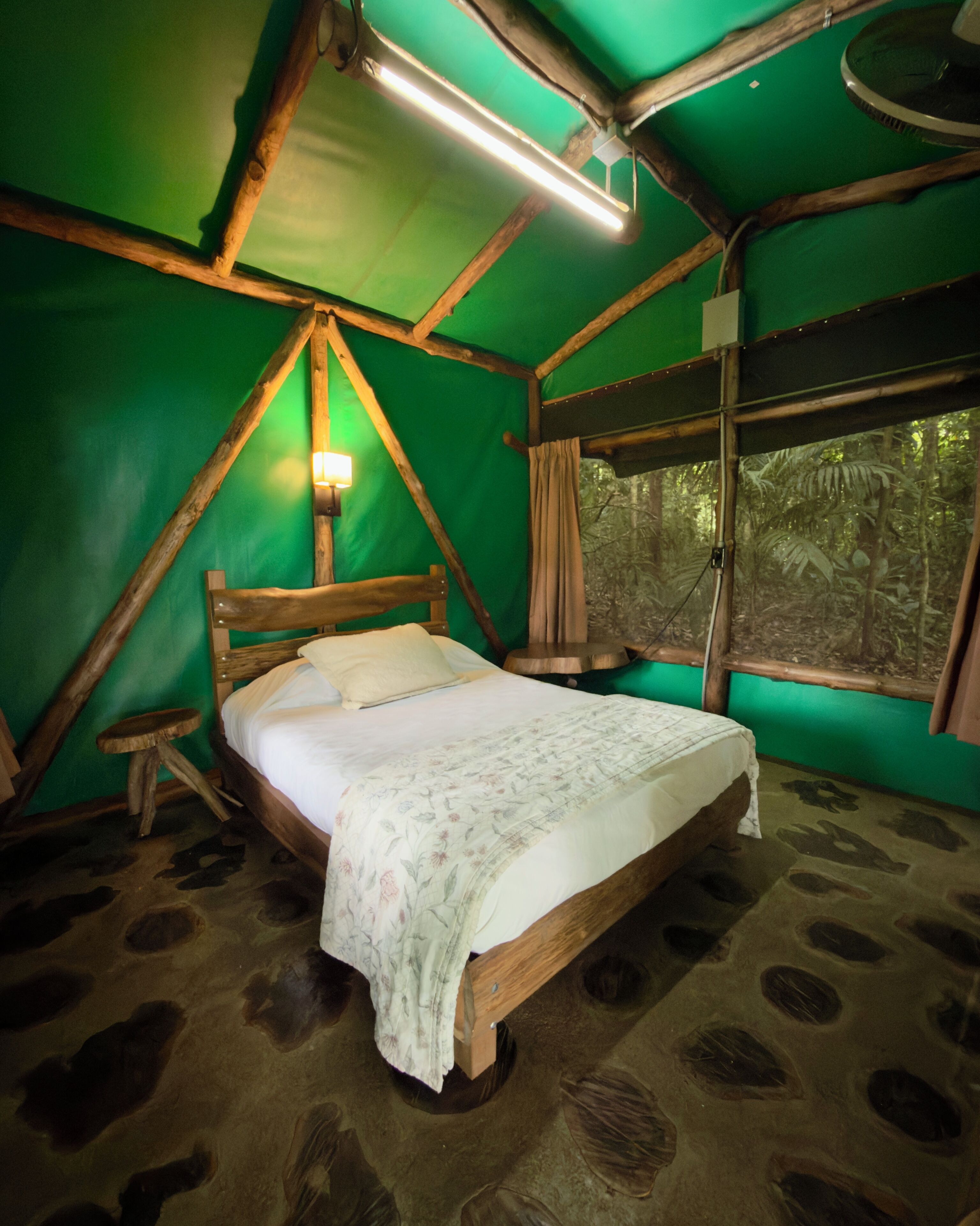 Comfort Cabin, 1 Double Bed | Premium bedding, down comforters, free WiFi, bed sheets