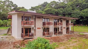 Front of property - Hotel del Bosque (Santa Rita)