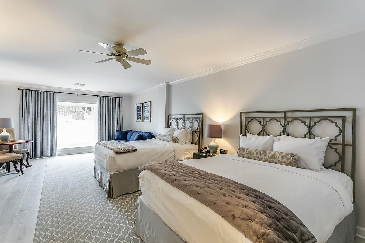 The Geneva Inn in Lake Geneva: Find Hotel Reviews, Rooms, and Prices on ...