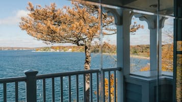 Quarto casal superluxo, 2 camas de casal, vista para o lago | Vista para o lago