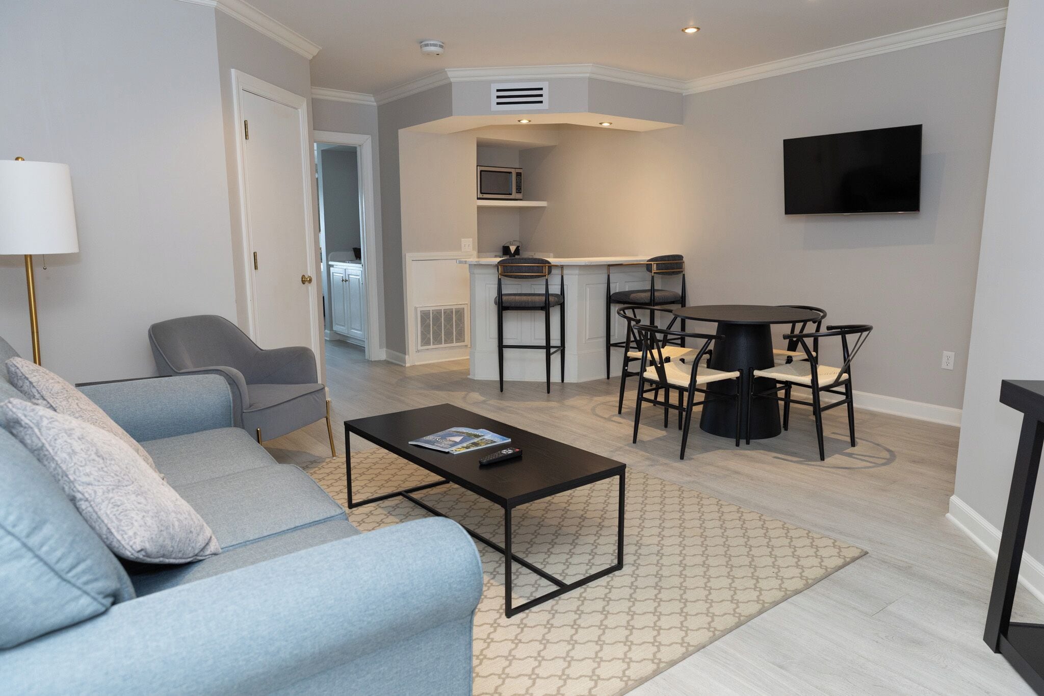 luxury lake view suite, balcony | premium bedding, iron/ironing board, free wifi, bed sheets