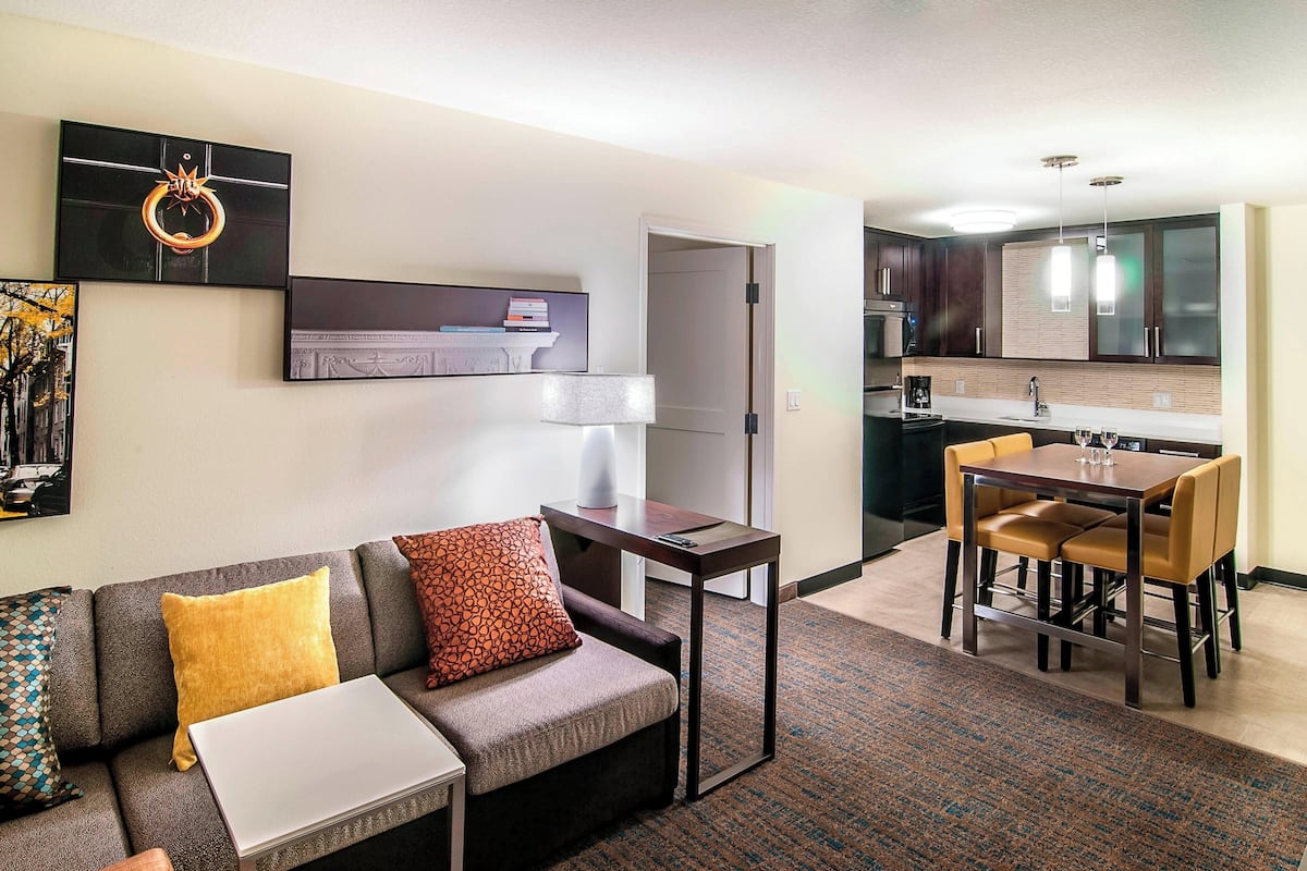 Suite, 2 Schlafzimmer | Wohnbereich