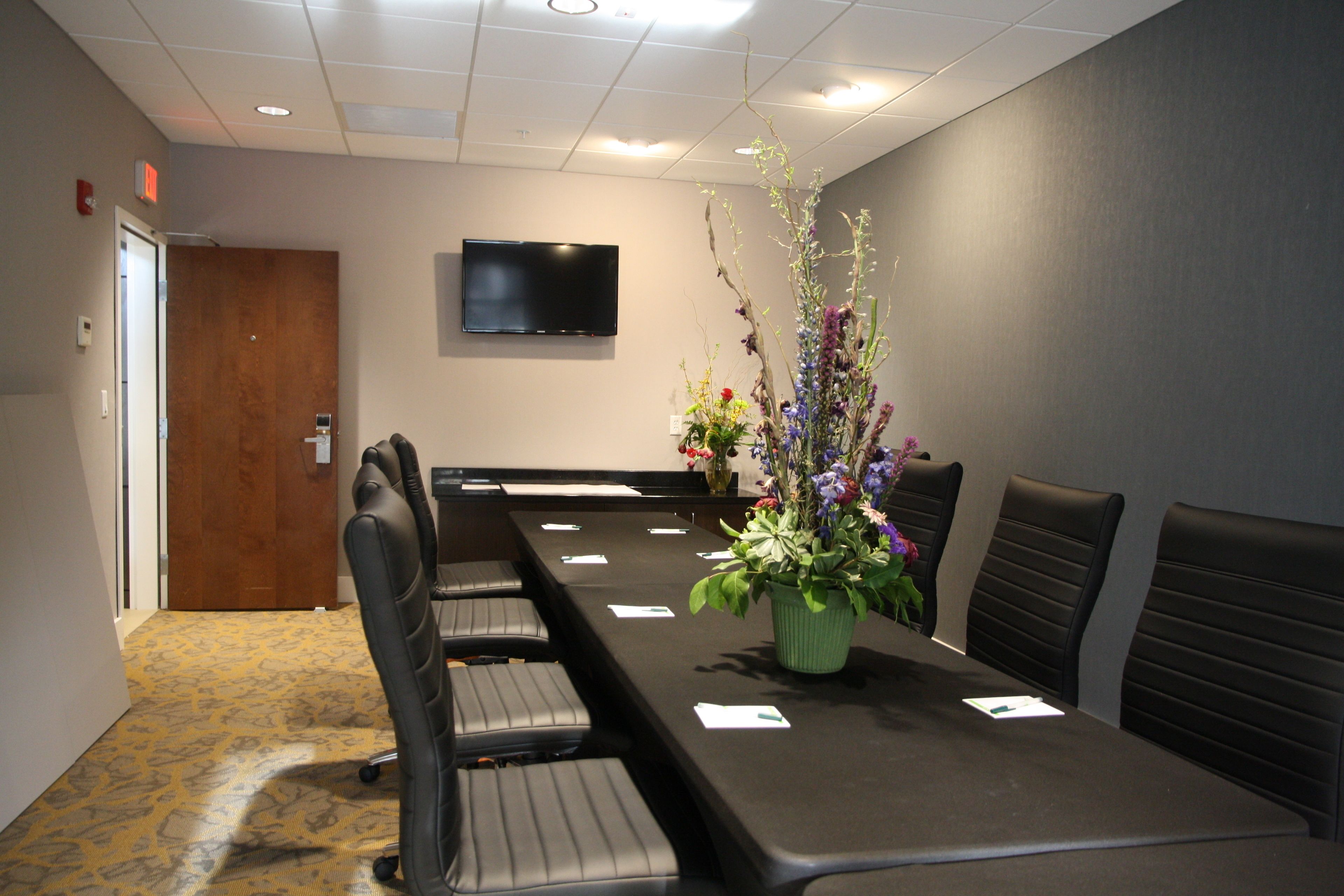 Photo - Wingate by Wyndham Niagara Falls