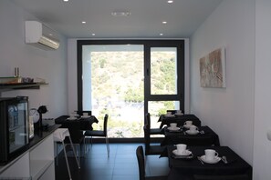 Daily continental breakfast for a fee - Hostal Tres Campanas (Villafranca del Bierzo)
