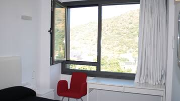 Ropa de cama de alta calidad y cortinas blackout