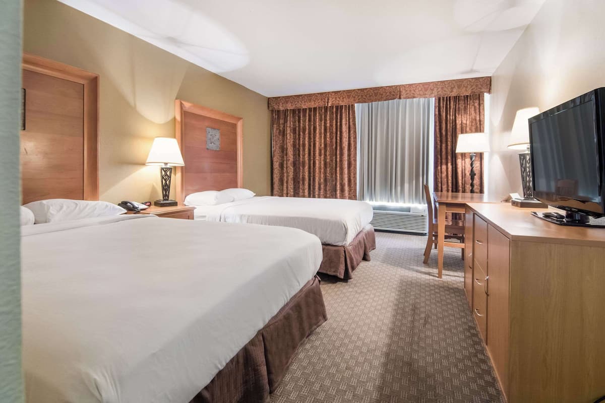 Desk, iron/ironing board, free WiFi, bed sheets