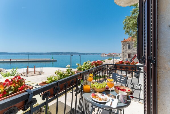 Deluxe Apartment | Balcony - Luxury Apartment Perko (Kastela)