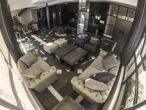 ฝ่ายต้อนรับ